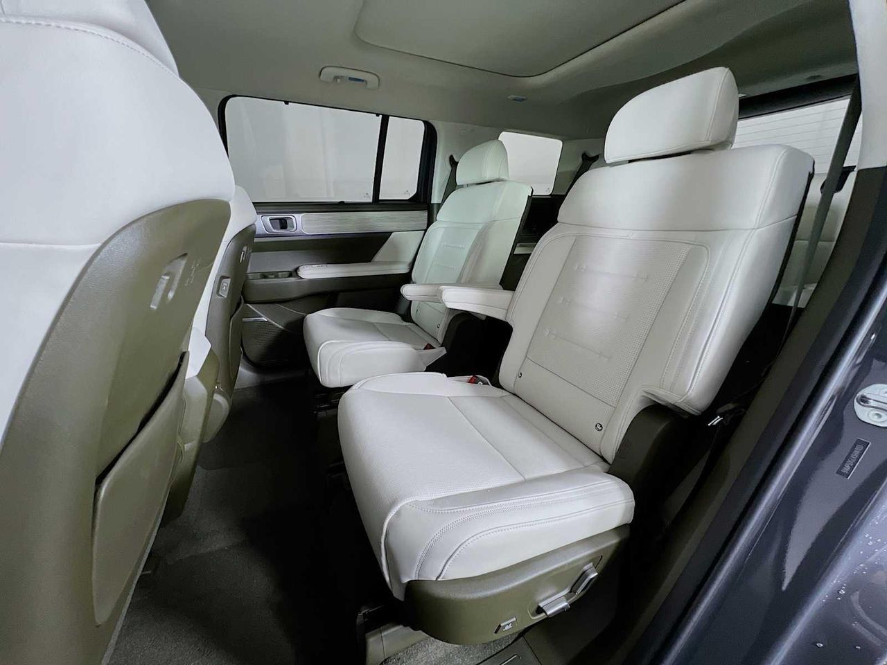 2025 Hyundai Santa Fe Calligraphy photo 7