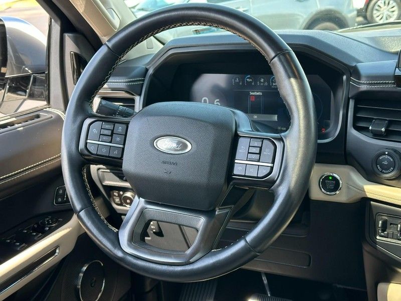 2023 Ford Expedition MAX Platinum photo 11