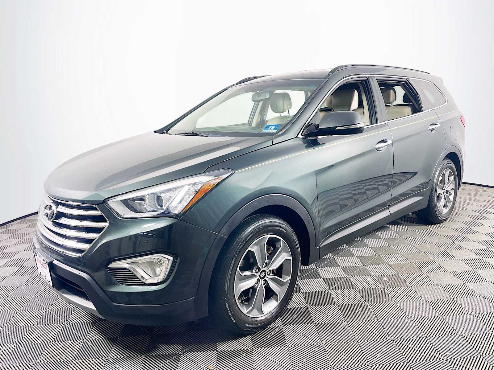 2013 Hyundai Santa Fe GLS's photo