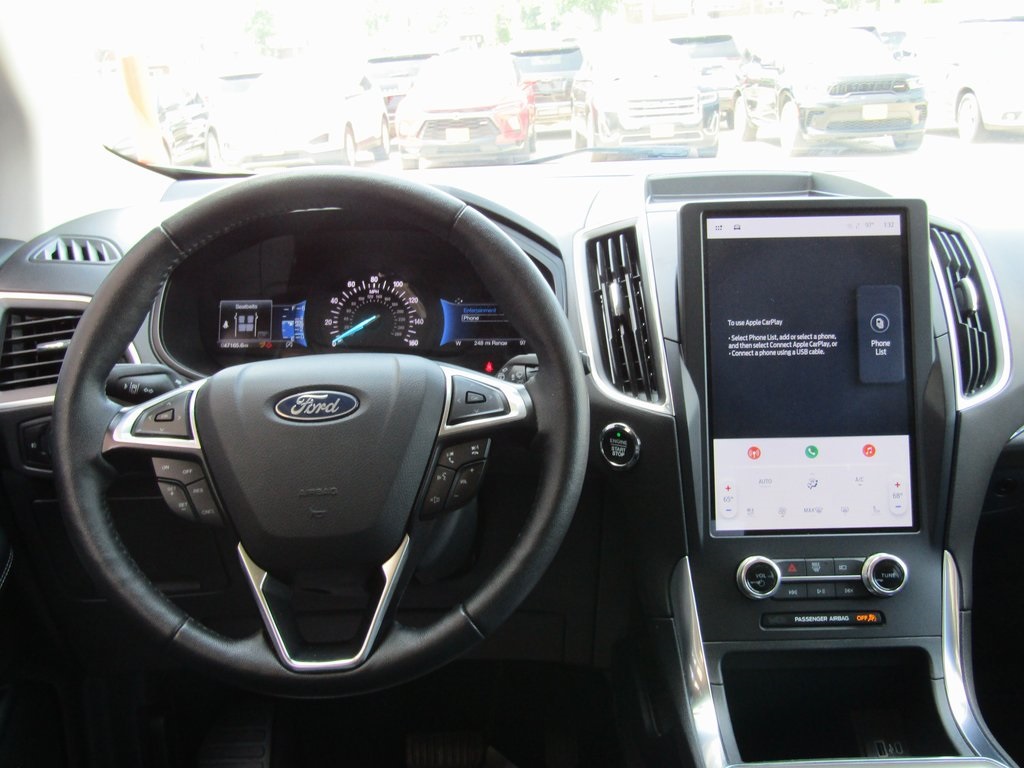 2024 Ford Edge Titanium photo 5