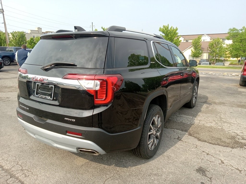 2023 Gmc Acadia SLE photo 3