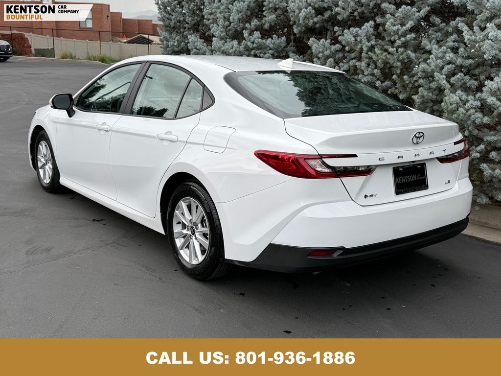 2025 Toyota Camry LE photo 5