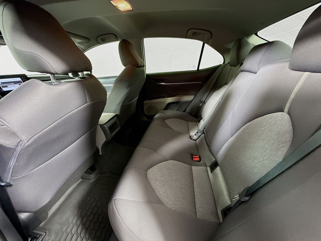 2023 Toyota Camry Hybrid LE photo 21