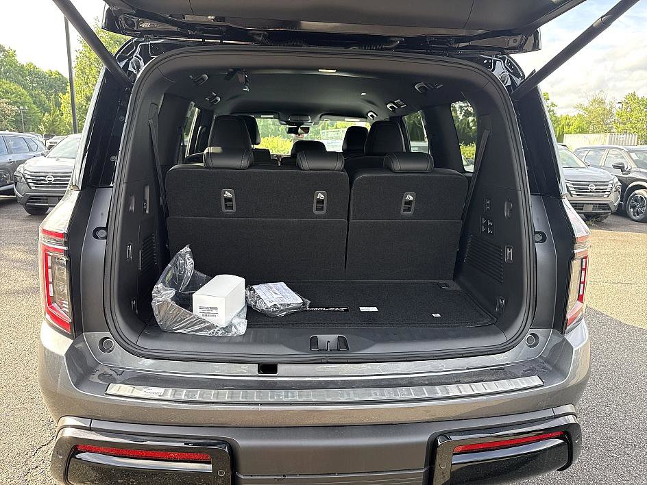 2025 Nissan Armada photo 11
