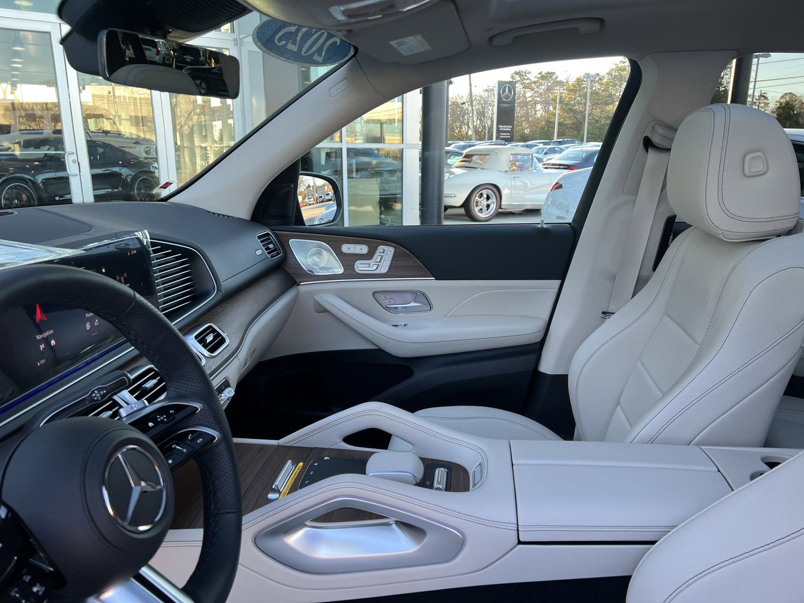 2025 Mercedes Benz GLS 450 4MATIC photo 18