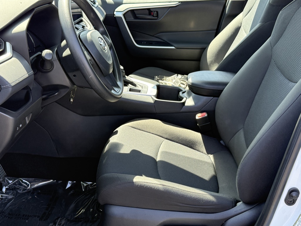 2025 Toyota RAV4 LE photo 18