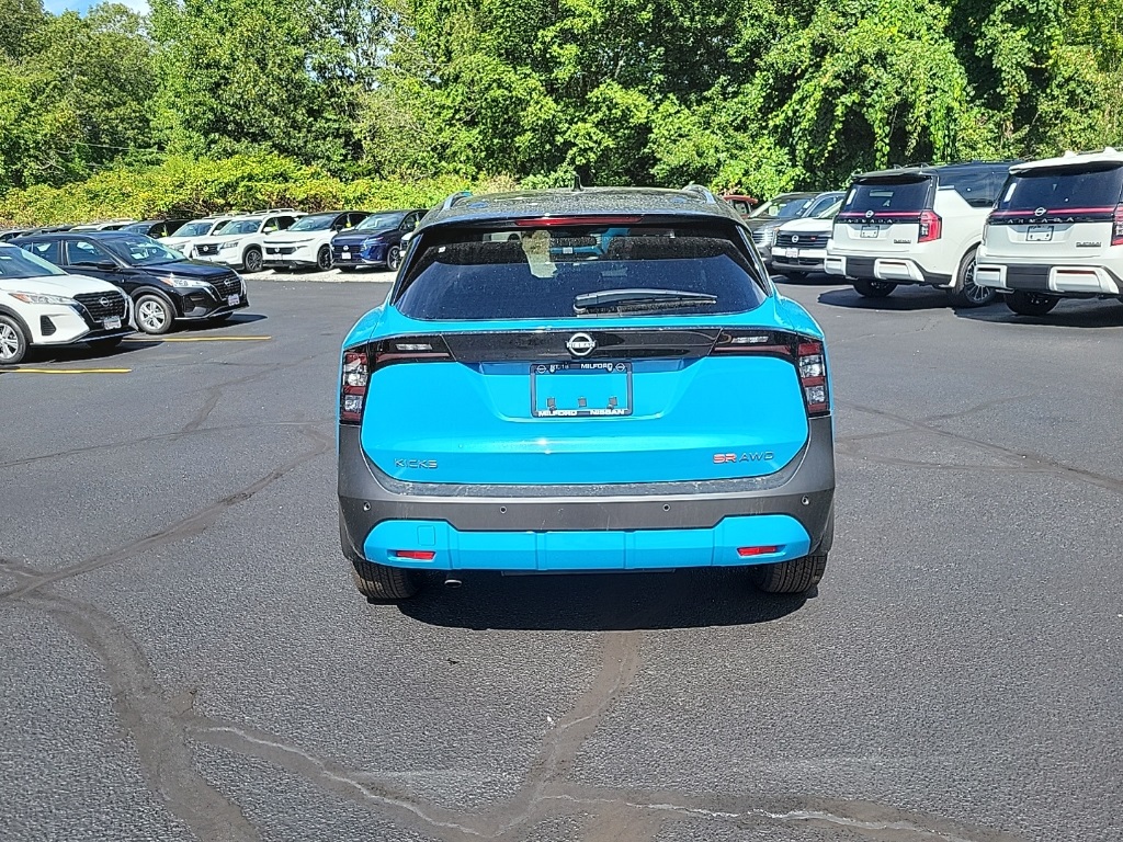 2025 Nissan Kicks SR photo 3