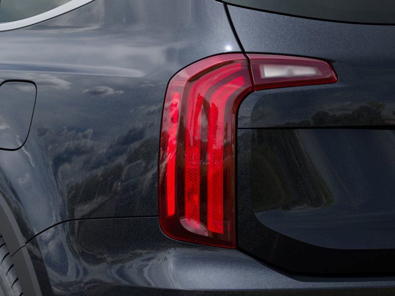 2025 Kia Telluride LX photo 8