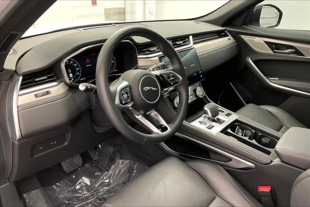 2025 Jaguar F-PACE P250 R-Dynamic S photo 6