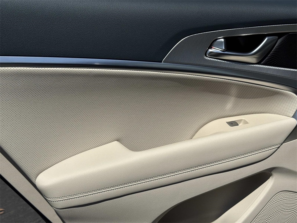 2026 Genesis G70 2.5T Prestige photo 17