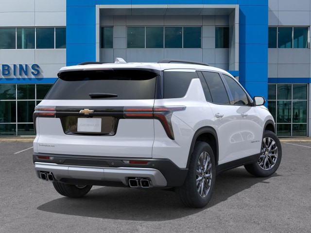 2026 Chevrolet Traverse photo 2