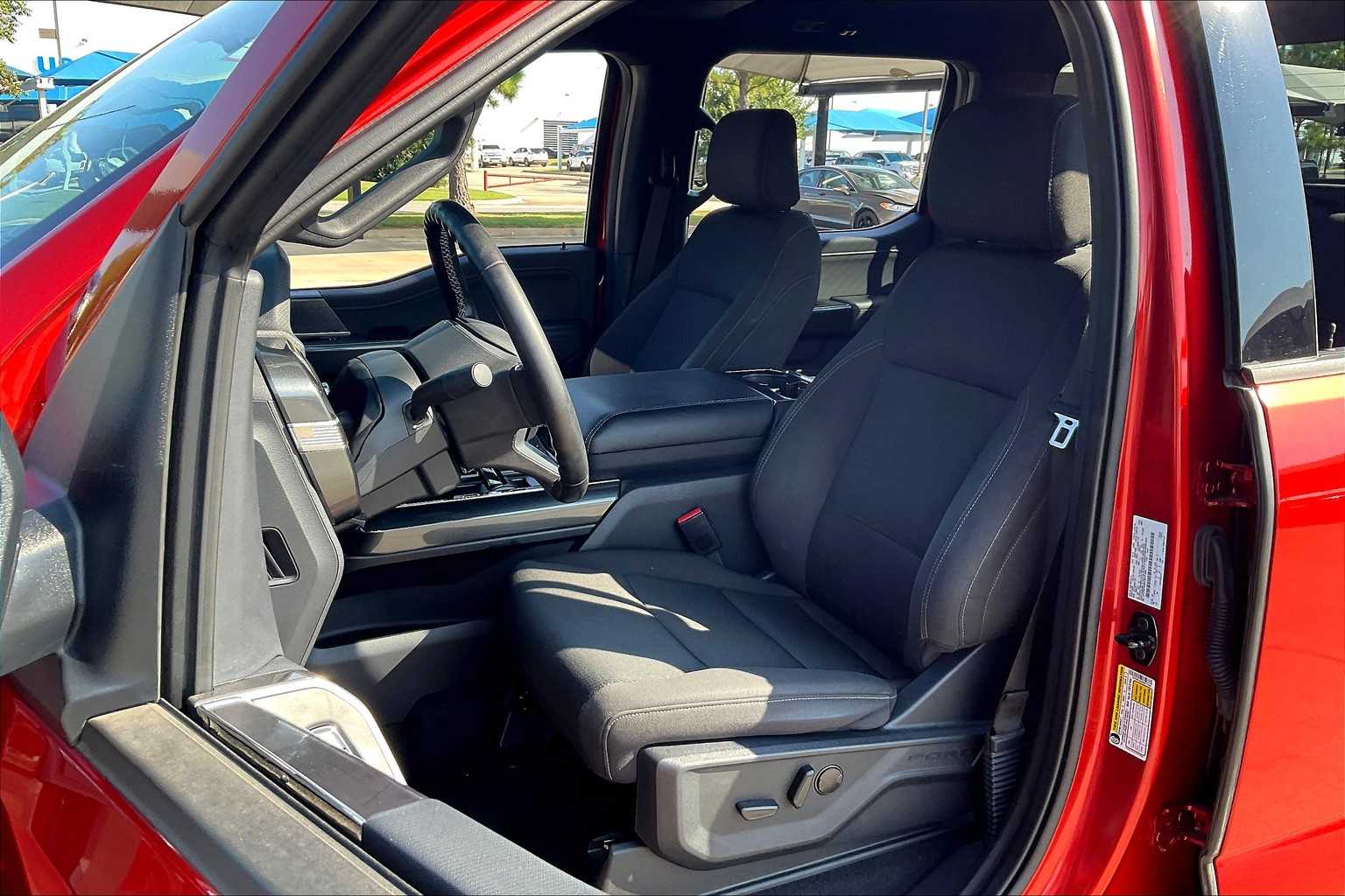 2023 Ford F-150 XLT photo 7