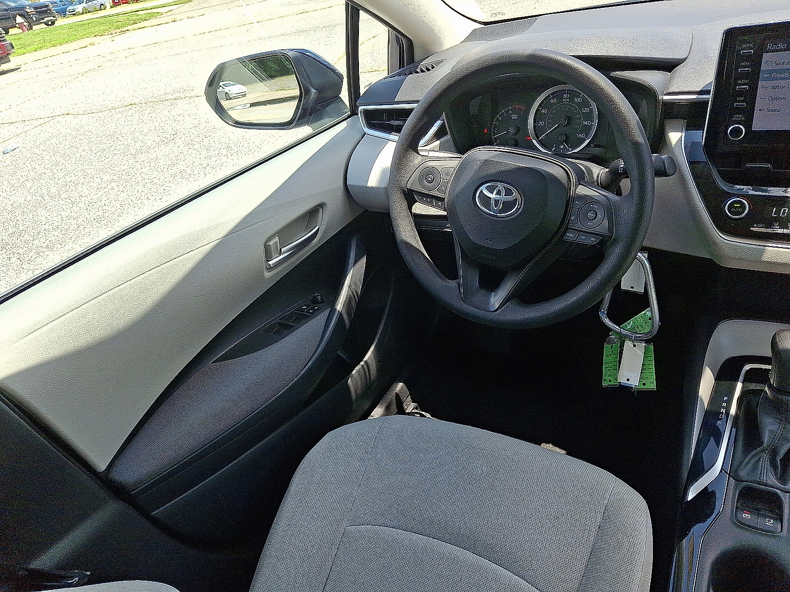 2020 Toyota Corolla LE photo 14