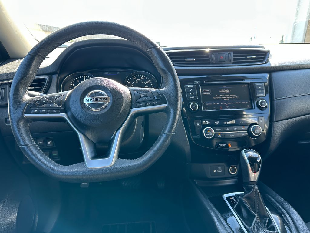 2019 Nissan Rogue SV photo 15