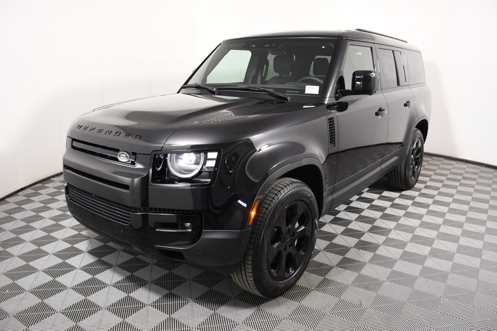 2026 Land Rover Defender S's photo