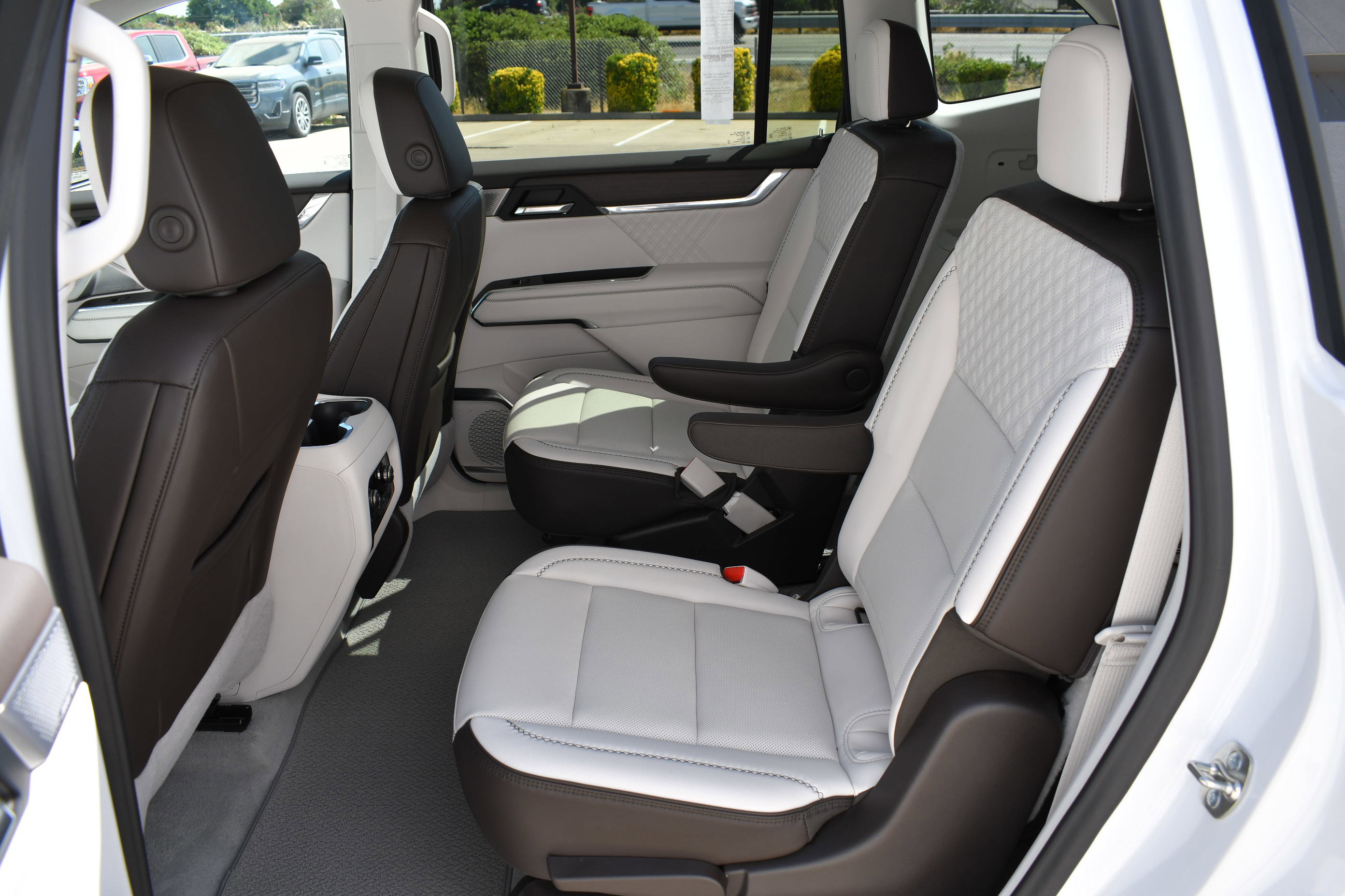 2024 Gmc Acadia Denali photo 32