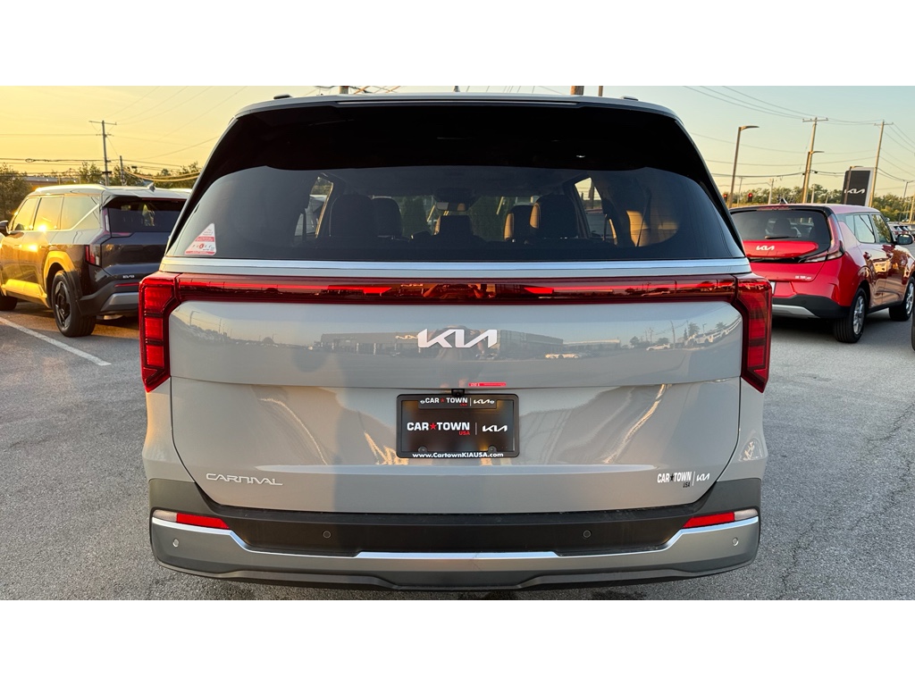 2026 Kia Carnival SX Prestige photo 3