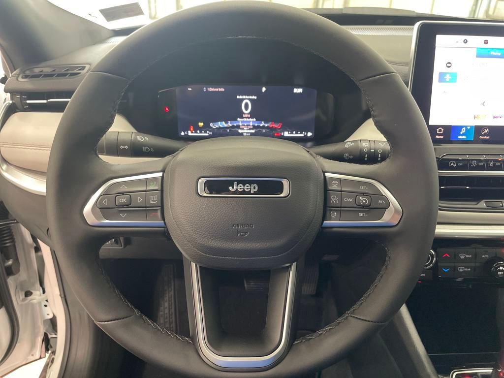 2025 Jeep Compass Limited photo 14