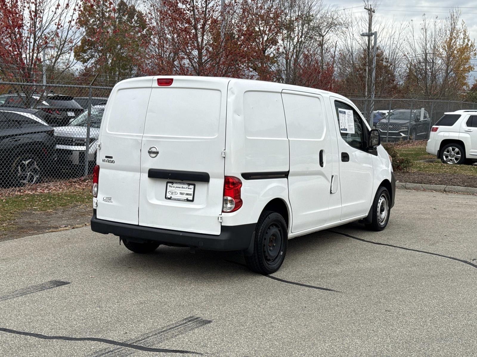 2018 Nissan NV200 S photo 3