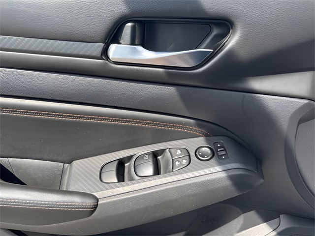 2020 Nissan Altima 2.5 SR photo 16