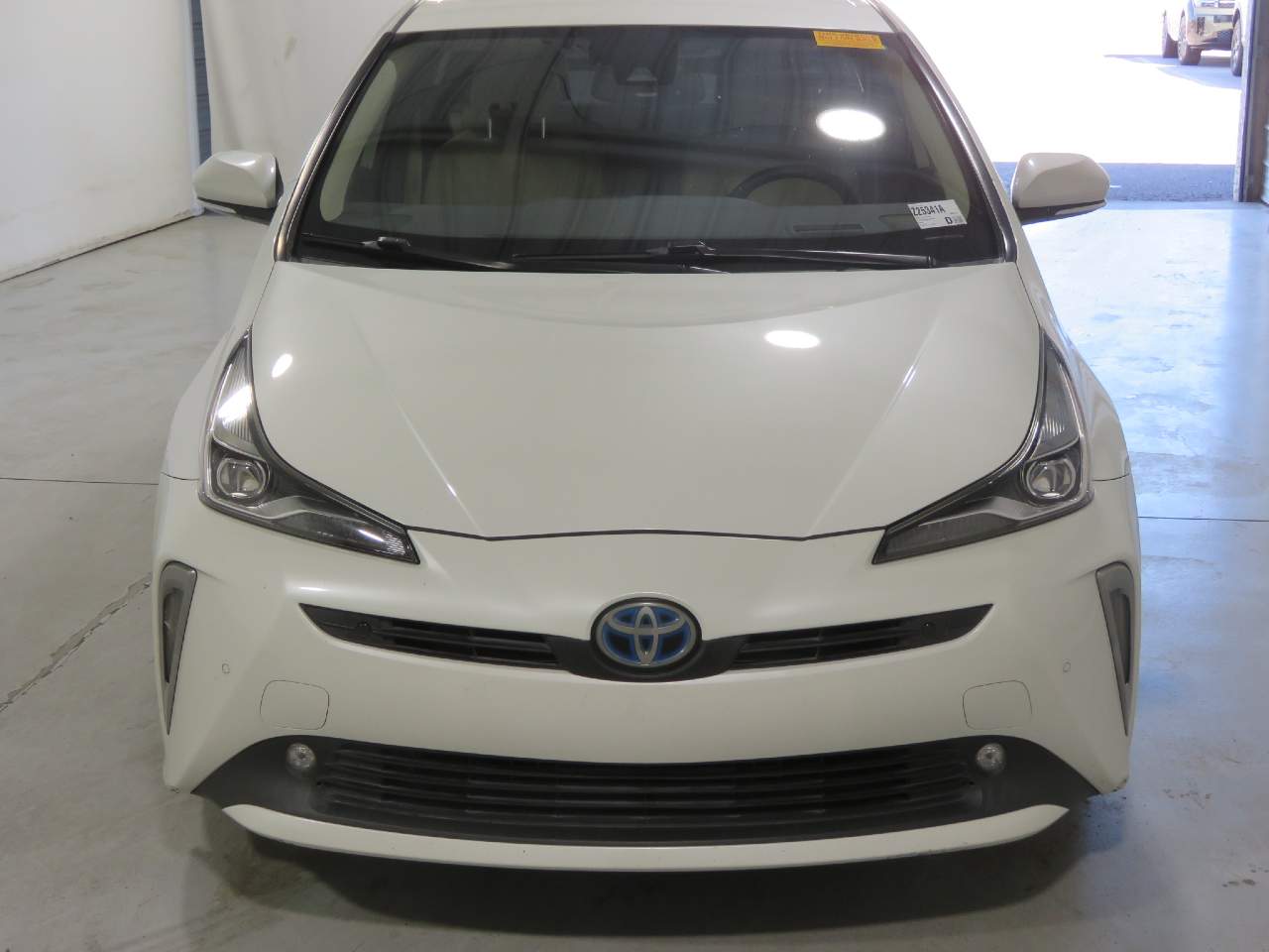 2019 Toyota Prius LE AWD-e photo 2