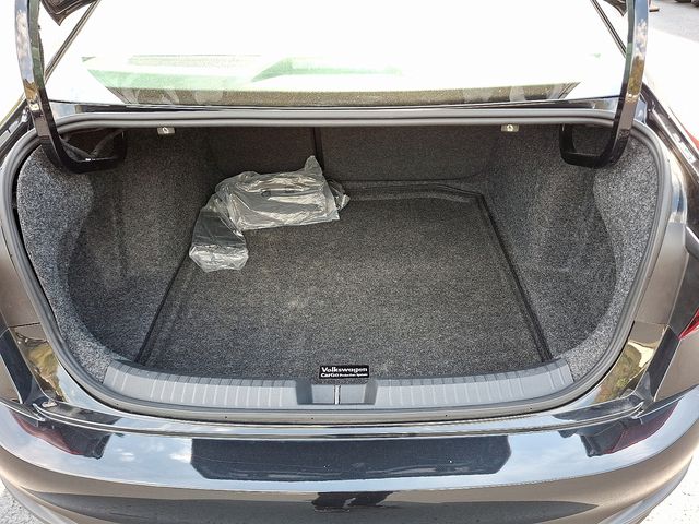 2025 Volkswagen Jetta 1.5T SE photo 26