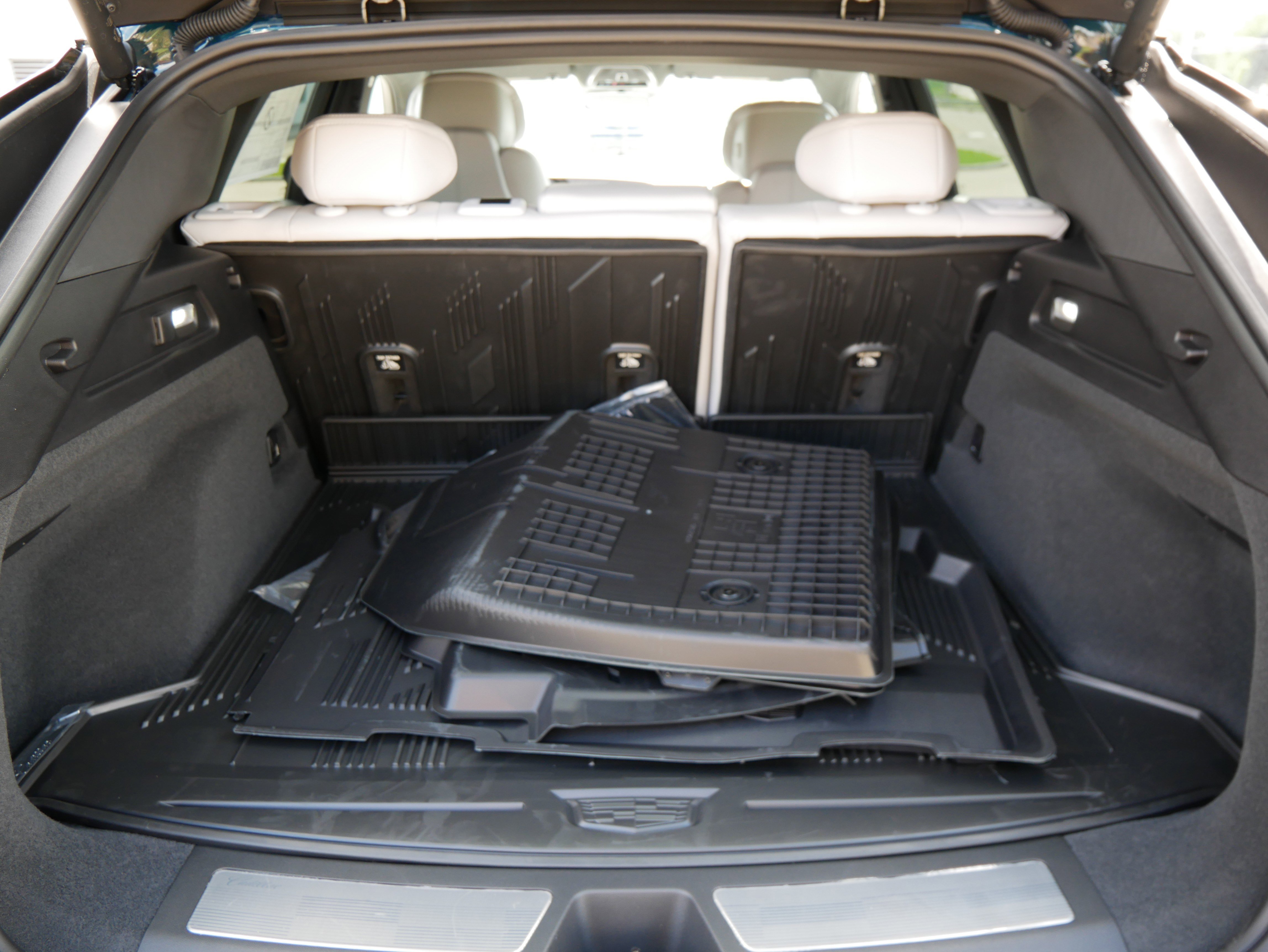 2026 Cadillac Lyriq Luxury photo 8