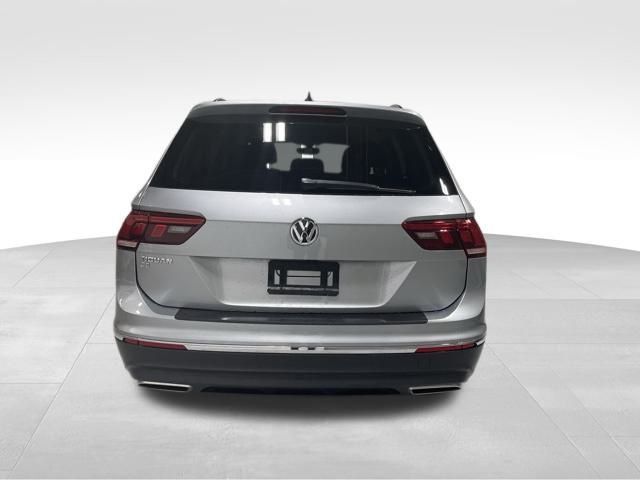 2021 Volkswagen Tiguan SE photo 3