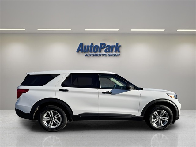 2023 Ford Explorer Base photo 3