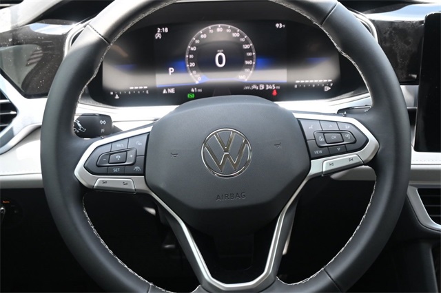 2025 Volkswagen Taos SE photo 9