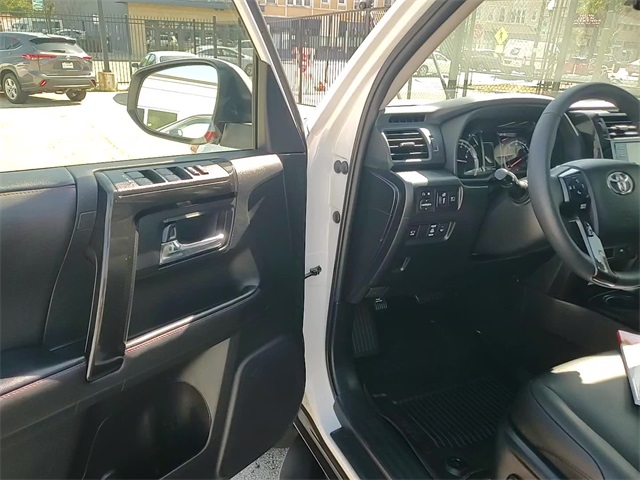 2022 Toyota 4Runner TRD Off-Road Premium photo 8