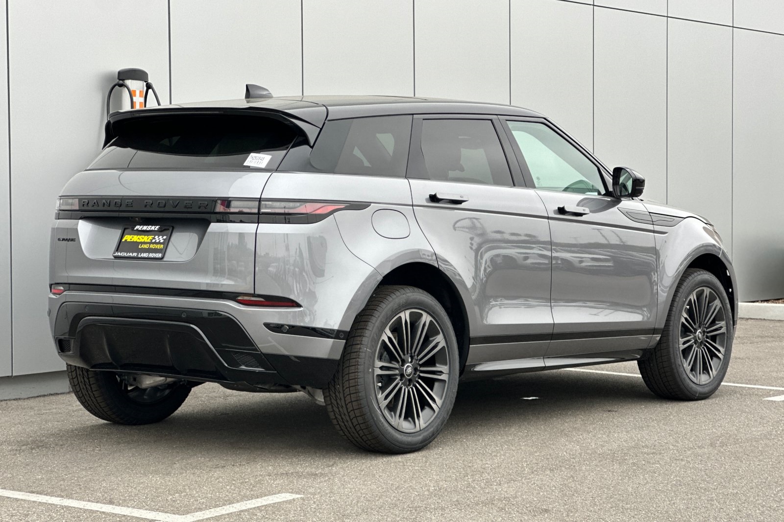 2026 Land Rover Range Rover Evoque Dynamic SE photo 6