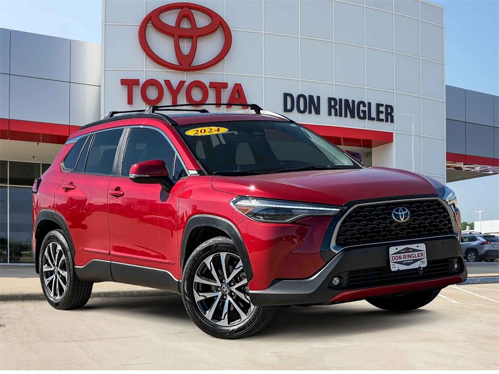 2024 Toyota Corolla Cross XLE's photo