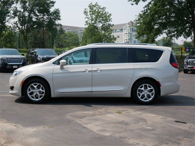 Used 2017 Chrysler Pacifica Touring-L Plus with VIN 2C4RC1EG4HR584785 for sale in Saint Paul, Minnesota