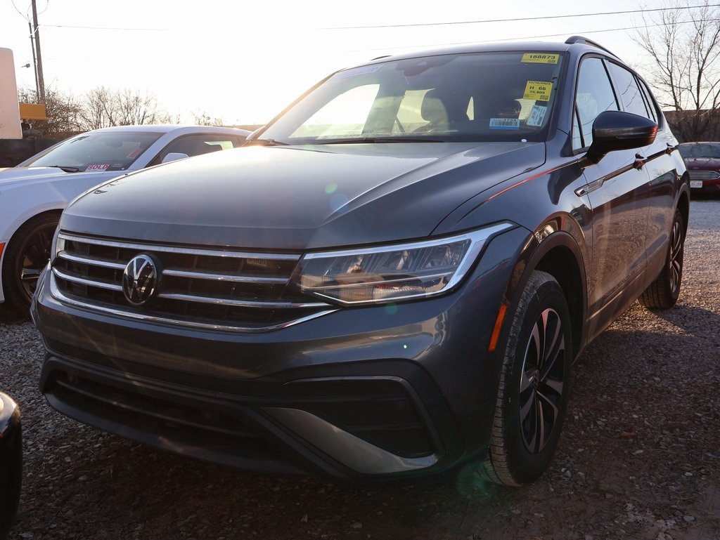 2024 Volkswagen Tiguan S's photo
