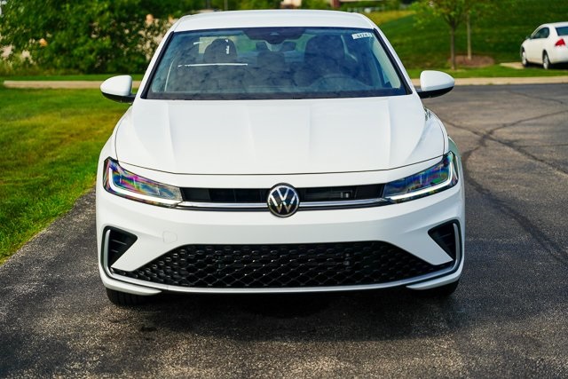 2025 Volkswagen Jetta 1.5T S photo 3