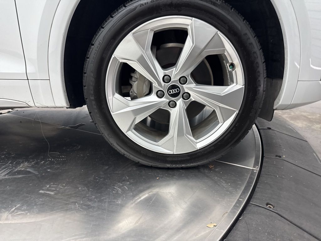 2021 Audi Q5 45 Premium Plus photo 3