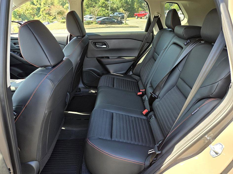 2026 Nissan Rogue SV photo 11