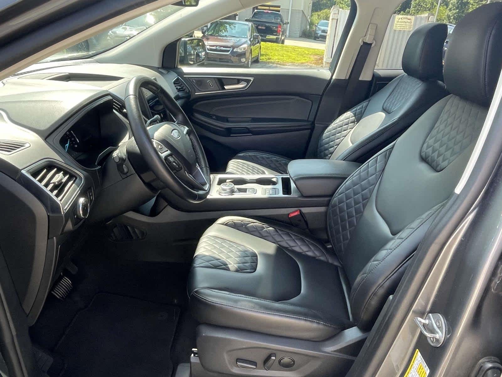 2024 Ford Edge Titanium photo 13