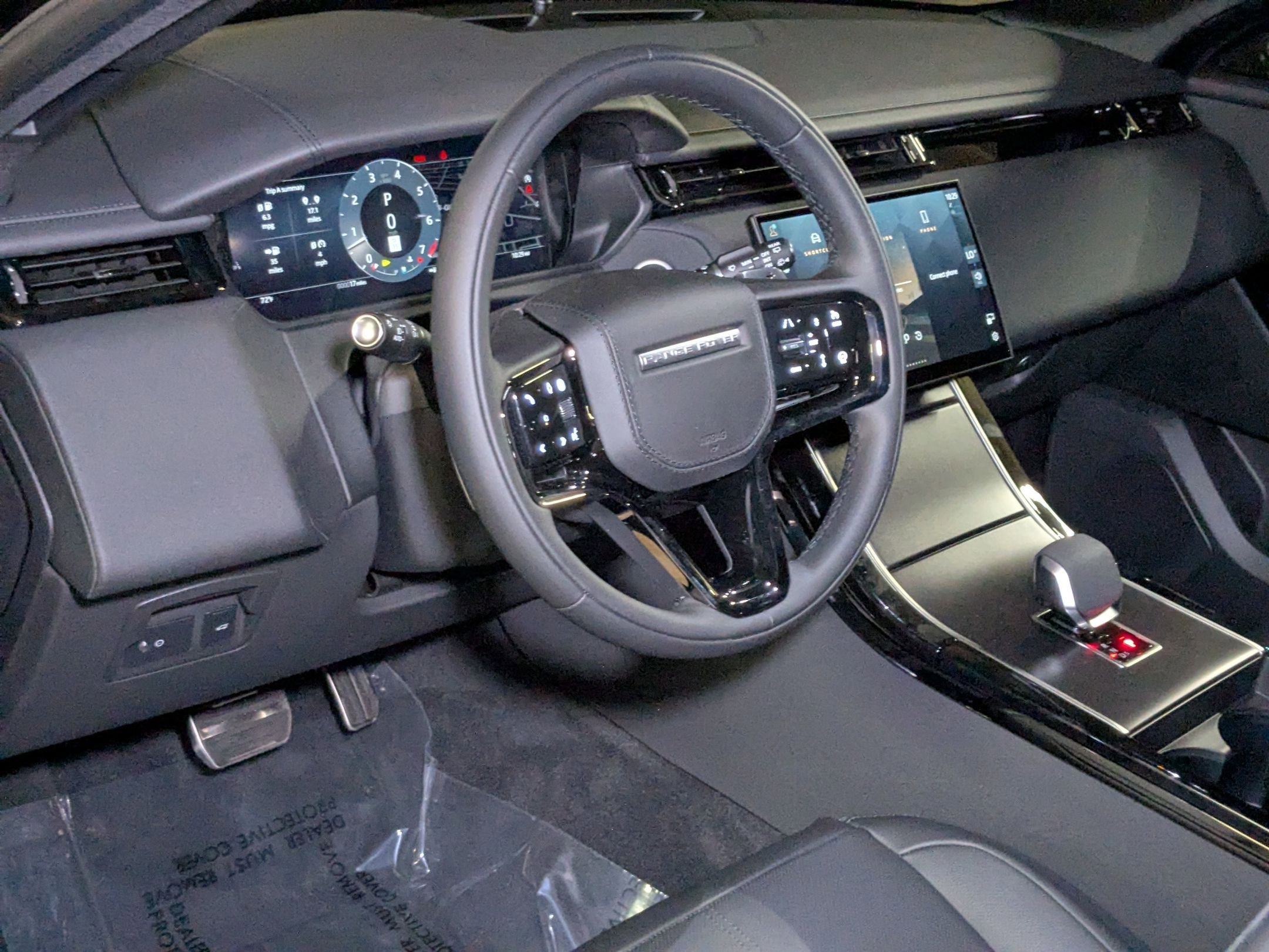 2026 Land Rover Range Rover Velar P400 Dynamic SE photo 2