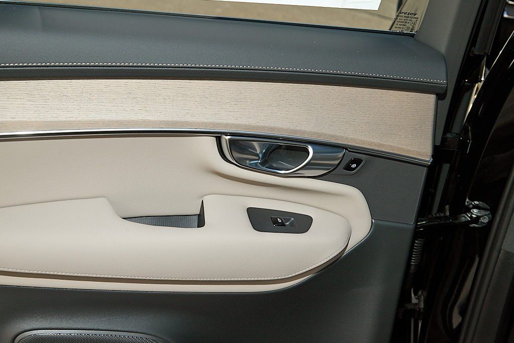 2026 VOLVO XC90 - Image 18