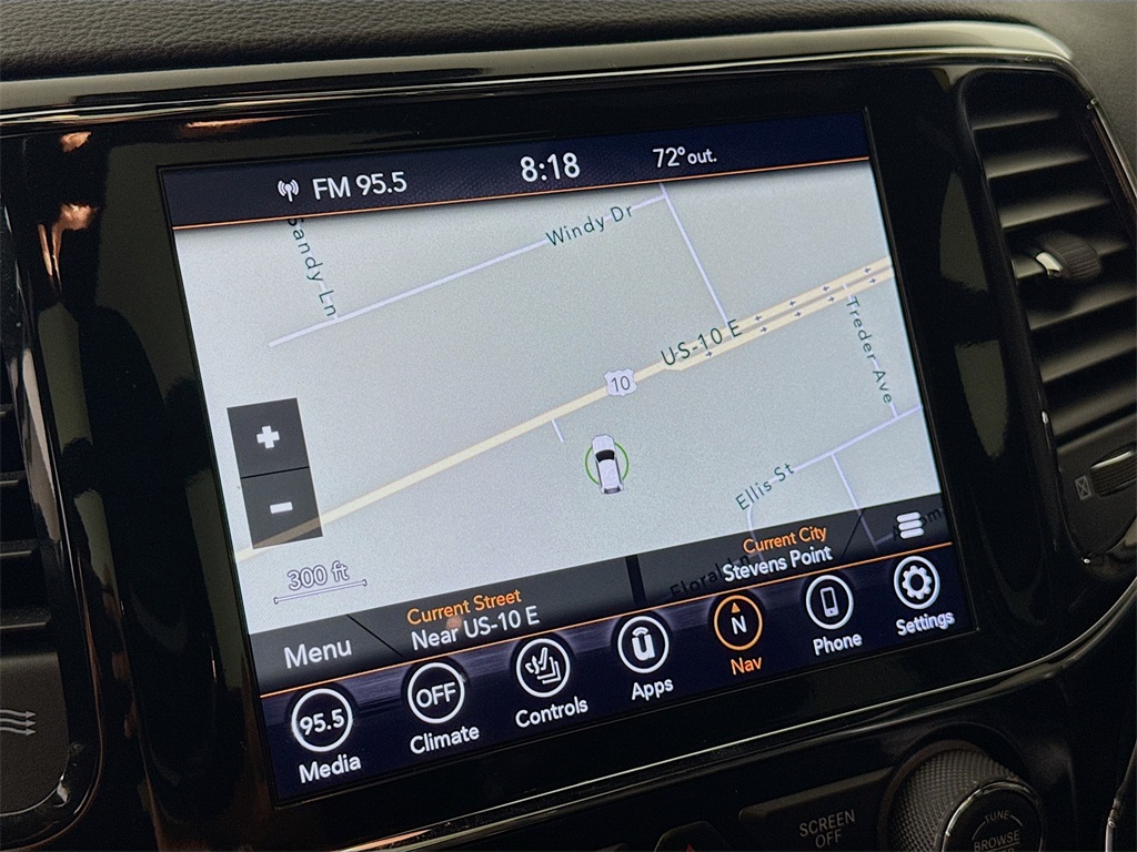 2021 Jeep Grand Cherokee Anniversary Edition photo 13