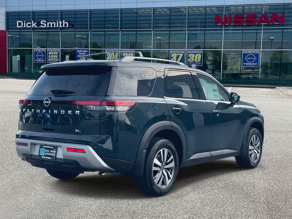 2025 Nissan Pathfinder SL photo 4