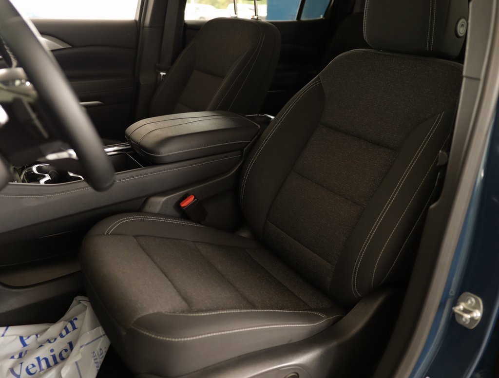 2025 Chevrolet Traverse photo 23