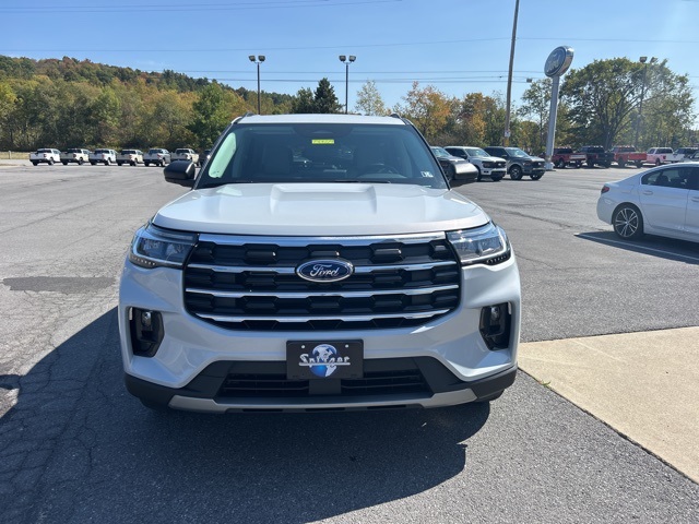 2025 Ford Explorer photo 9