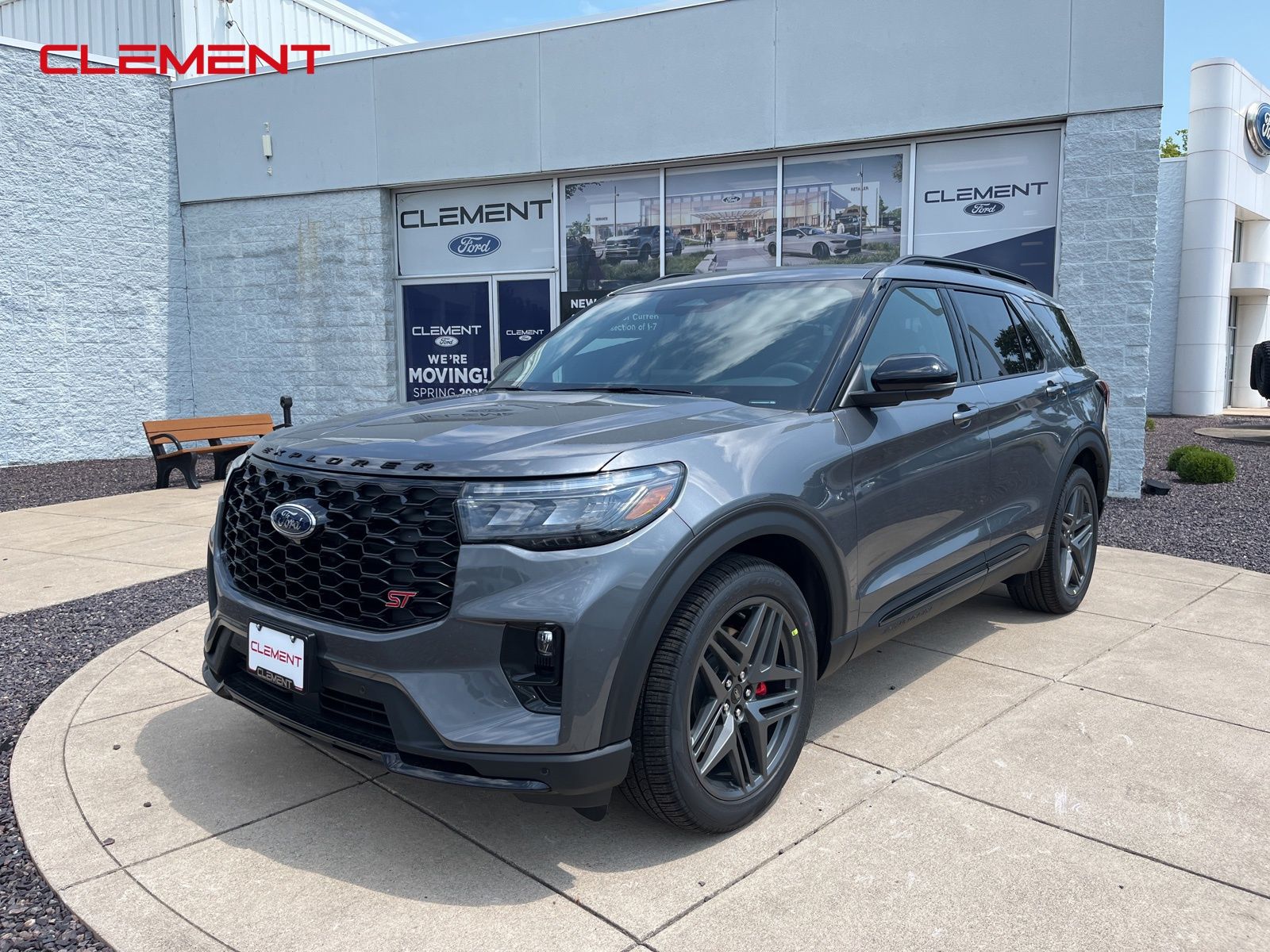 2025 Ford Explorer ST's photo