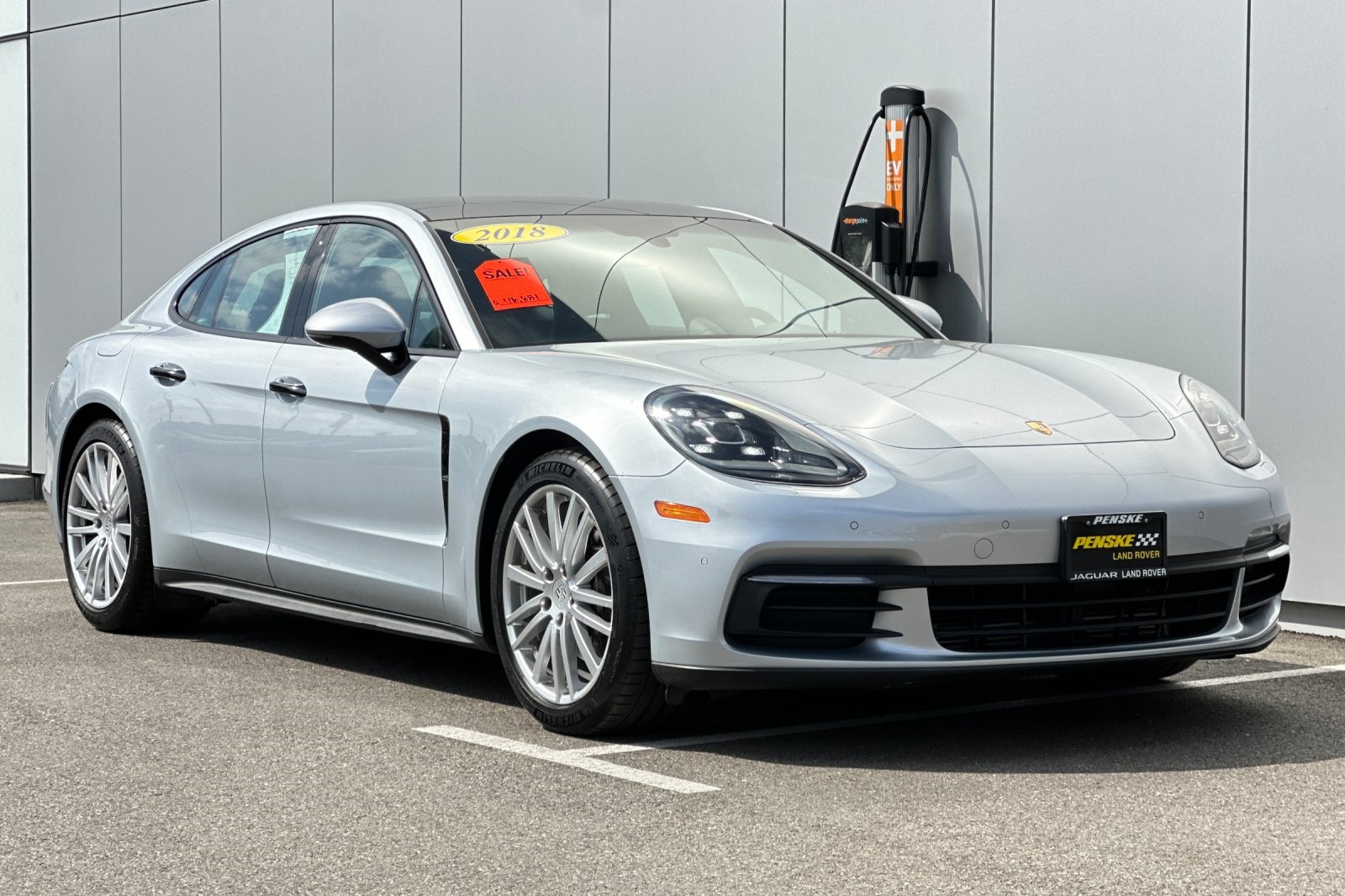 2018 Porsche Panamera 4 photo 8