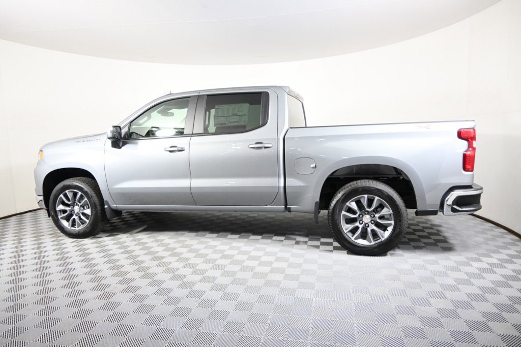 2026 Chevrolet Silverado 1500 LT photo 3