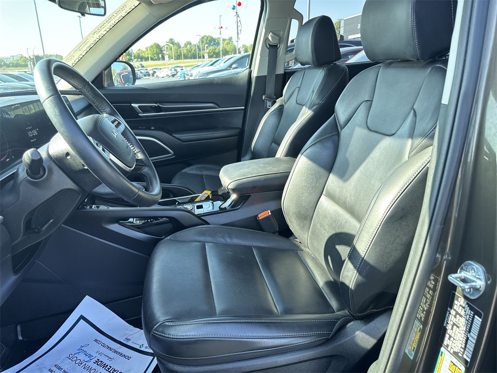 2024 Kia Telluride S photo 16