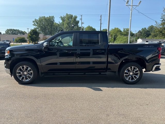 2024 Chevrolet Silverado 1500 LT photo 4